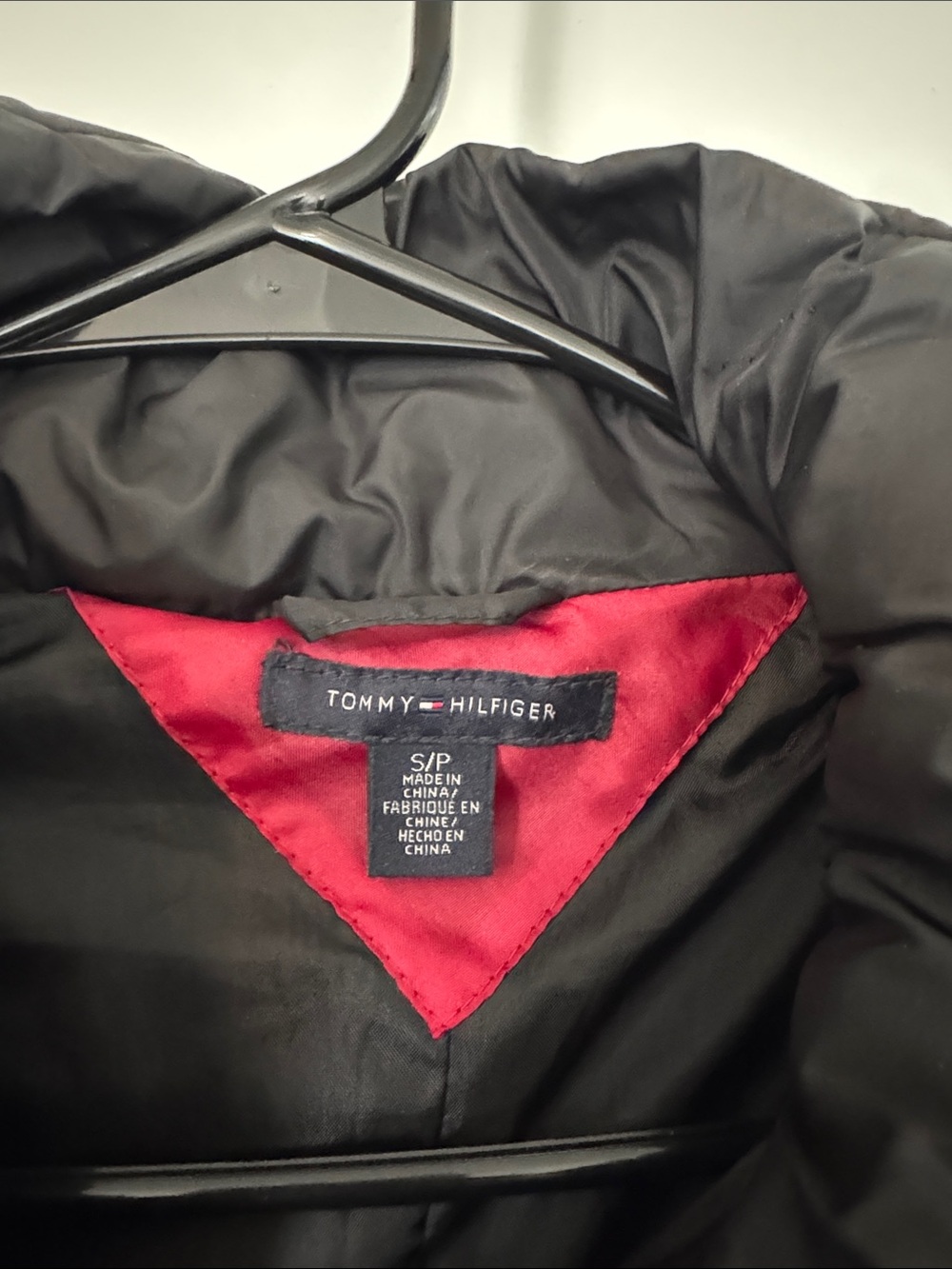 Tommy Hilfiger Black Quilted Belted Puffer Coat with Hood - Picture 3 of 3